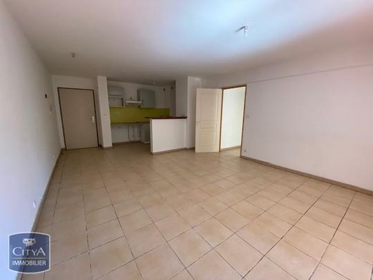Location Appartement 2 pièces 51m² LE TAMPON 97430 - Photo 1