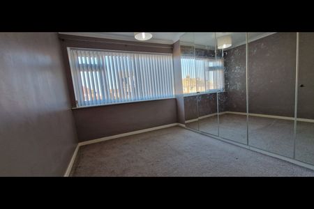 3 Bed End Terrace, Morley, LS27 - Photo 4