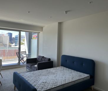Partly Furnished Studio Apartment - Be Quick! - Photo 2