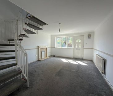 2 bedroom end of terrace house to rent - Photo 1