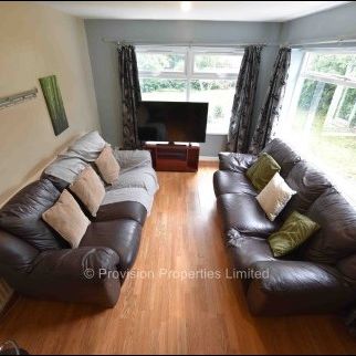 6 Bedroom Properties Headingley - Photo 1