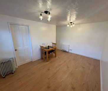 Rhodfa'r Eos, Parc Gwernfadog, Morriston, Swansea, SA6 6TF - Photo 2