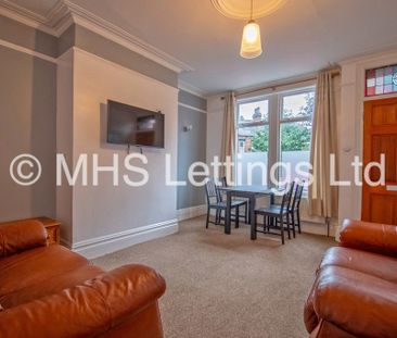 2 Bedroom Mid Terraced House for rent in Knowle Grove - Photo 3