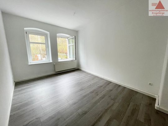 2-Raum-Wohnung mit Einbauküche in Randlage von Aue! - Photo 1