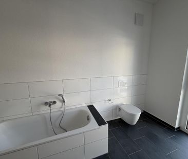 Komfortable 2-Zimmer-Wohnung im Neubau mit Aufzug - Photo 2