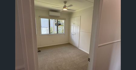 Beautifully Renovated 3-Bedroom Home in Riverside Yeronga - Photo 5