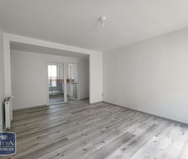 Location Appartement 4 pièces 73m² CHATEAUROUX 36000 - Photo 2