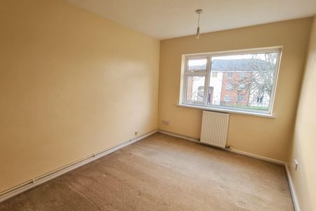 2 bedroom Flat To Let - Photo 5