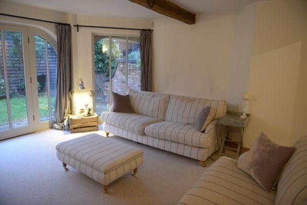 3 bedroom barn conversion to rent - Photo 1
