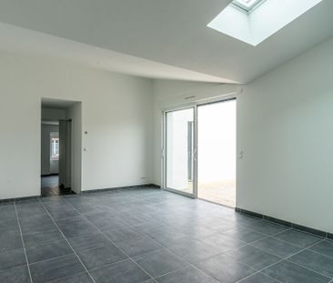 Maison de bourg entièrement rénovée avec son jardin intimiste - Photo 1