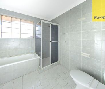 Fully Furnished Top-Floor Unit in Parramatta Prime Location - Photo 6