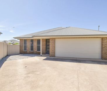 Modern Family Home in a Quiet Cul-De-Sac - Photo 5