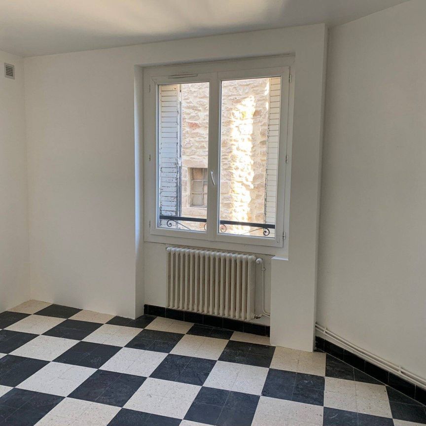 Location appartement 4 pièces 102.55 m² à Les Vans (07140) - Photo 1