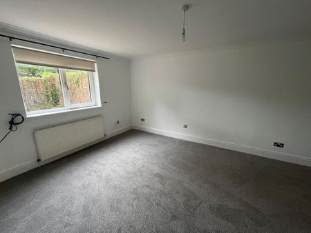 3 bedroom end of terrace house to rent - Photo 5