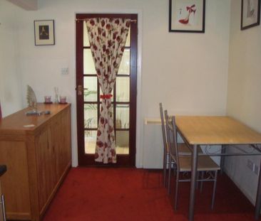 1 bedroom semi-detached bungalow to rent - Photo 1