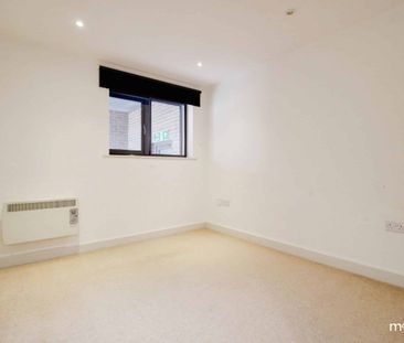 Cardean House Fire Fly Avenue, Swindon, Swindon, SN2 - Photo 2