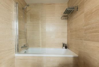 Calle Granada, Málaga, Andalusia 29015