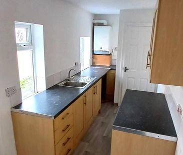 2 bedroom terraced house to rent - Photo 2