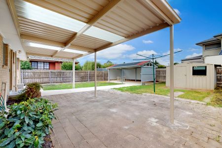 Spacious Family Home with Modern Features and Prime Location - Photo 4
