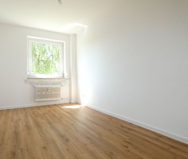 *** Attraktive 3-Zi.-Whg. mit Balkon! Erstbezug nach Sanierung! *** - Photo 2