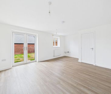 3 bedroom semi-detached house to rent - Photo 3