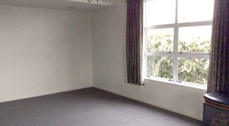 Family home on Wakanui Road - Photo 3