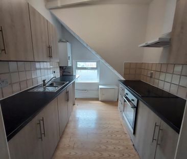 1 bedroom in a flat share to rent - Photo 4