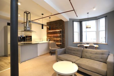 St. Anns Square, Manchester - Photo 2