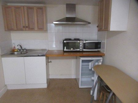1 bedroom flat to rent - Photo 2