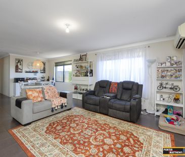 Modern 3x2 Home in High Wycombe ! 6 MONTHS LEASE ONLY ! - Photo 4