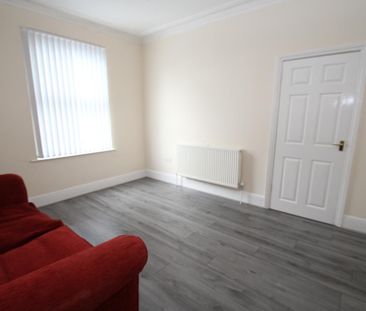 4 bedroom terraced house to rent - Photo 1