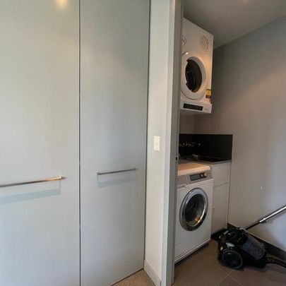 Fully furnished luxury 3 bedroom in the heart of Zetland - Photo 1