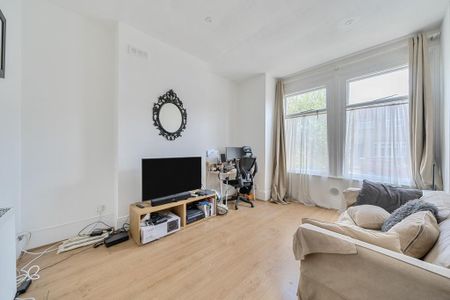 2 bedroom maisonette to rent - Photo 2