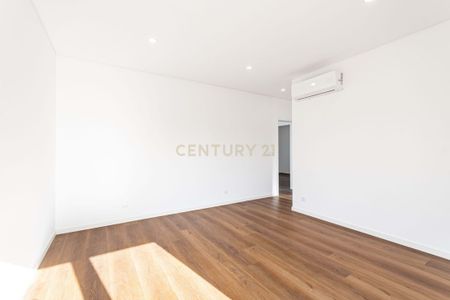 São Domingos de Rana, Lisbon - Photo 2