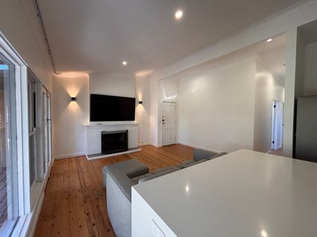 Spacious Retreat - Photo 2