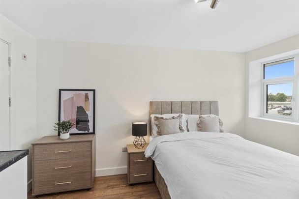 1 bedroom in a house share to rent - Photo 1