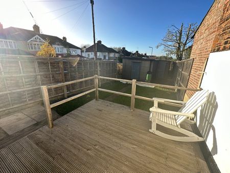 Room in a Shared House, Riffel Road, NW2 - Photo 3