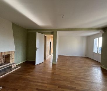 FOUGERES Bd Leclerc - Au 3ème étage avec BALCON. Lumineux apparteme... - Photo 6