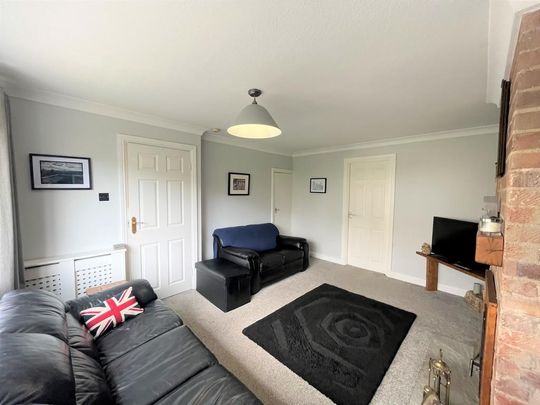 3 bedroom semi-detached house to rent - Photo 1