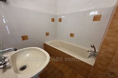 Location Appartement 1 pièce 22m² SIX FOURS LES PLAGES 83140 - Photo 4