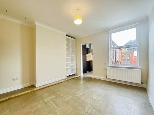 3 bedroom Mid Terraced House to let - Photo 1