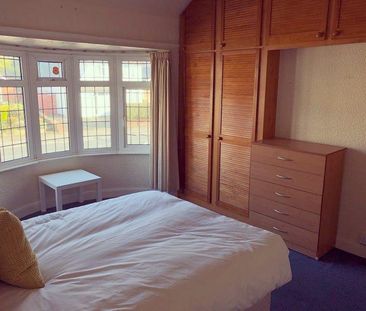 1 bedroom in a house share to rent - Photo 4