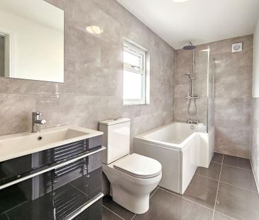 4 bedroom detached bungalow to rent - Photo 3