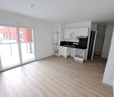 T2 AVEC TERRASSE + PARKING - Photo 2