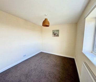 Coronation Avenue - Photo 1