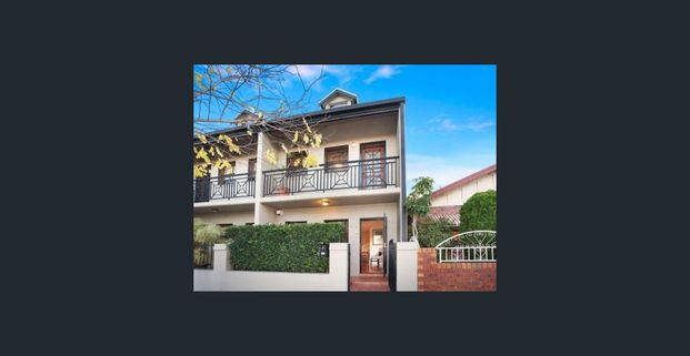 Supberb Three Bedroom Terrace in Alexandria - Photo 1