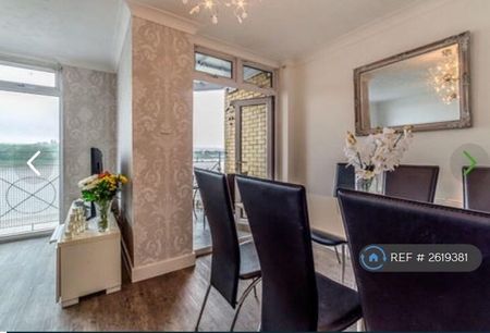 2 bedroom flat to rent - Photo 3