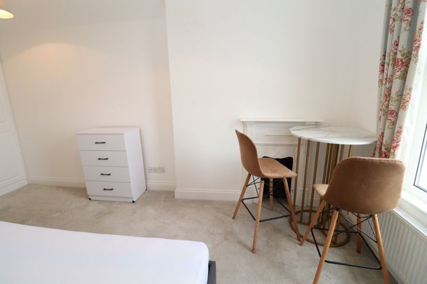 Room in a Shared House, Melrose Avenue, NW2 - Photo 1