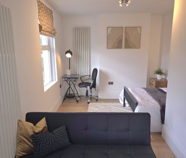 The Crescent - Photo 4