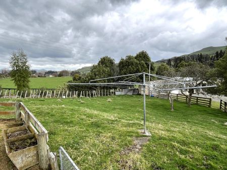 Tidy, serene and rural in Taihape - Photo 3